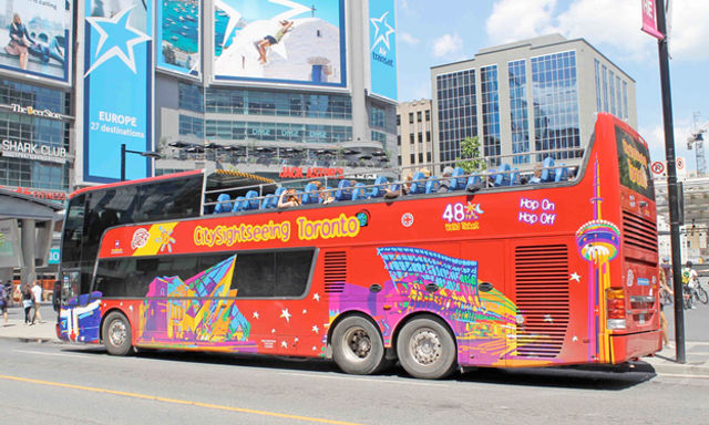 Tour Hop-On, Hop-Off tại Toronto + Vé vào Bảo tàng Hoàng gia Ontario